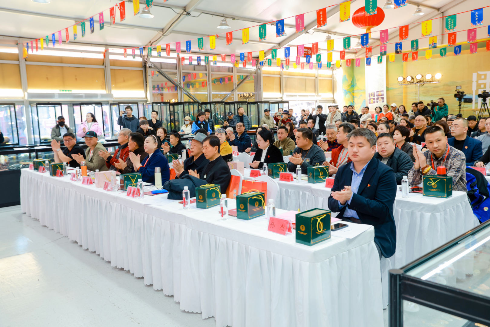 _7ea9_325166233_eff_preview_40e3e219-25e9-4237-bfea-c613a1906263